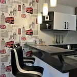 Apartament Ar London House *