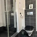 Ar London House