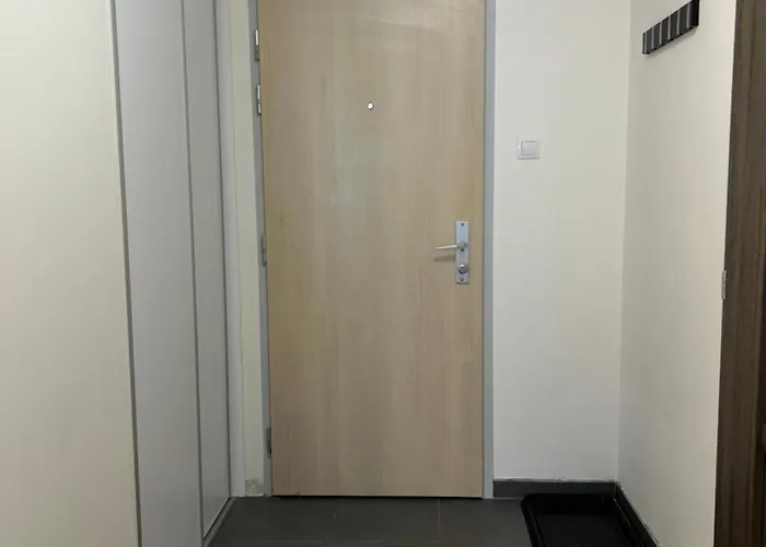 Ar London House Appartamento Košice